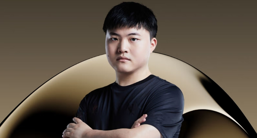 小狗這次不用搶獎盃了！Uzi 繼 Faker 後成為第二位獲選《英雄聯盟》「名人堂」造型選手